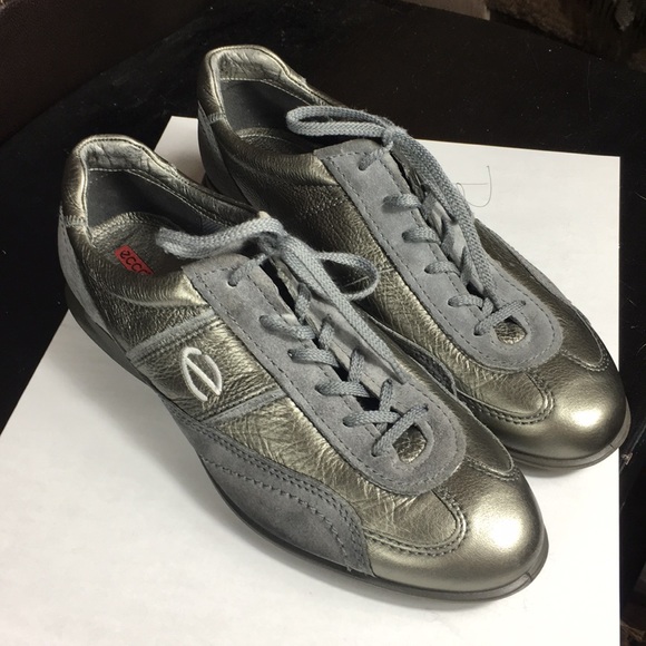 ecco silver sneakers